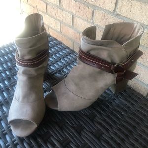 Ankle open toe boots